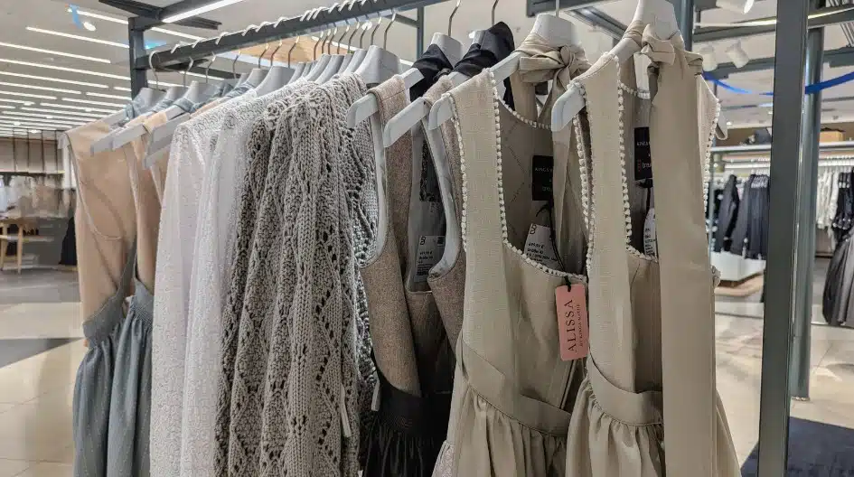 Neutral color dirndl shopping #Neutralcolordirndl #dirndlshopping